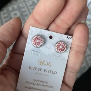 Kõrvarõngad puna-valge Kaheksakand 10mm