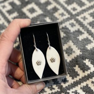 Kõrvarõngad Lehekesed lillega