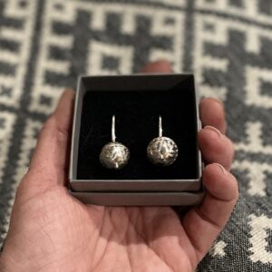 Kõrvarõngad Hõbehelmed graveeringuga