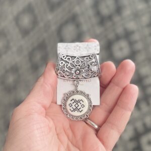 Sallihoidja must-valge KIRIVÖÖ