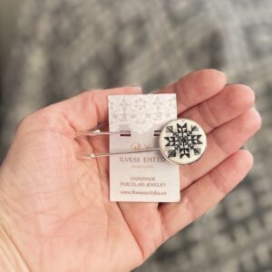 Haaknõel must-valge VILJANDI põll